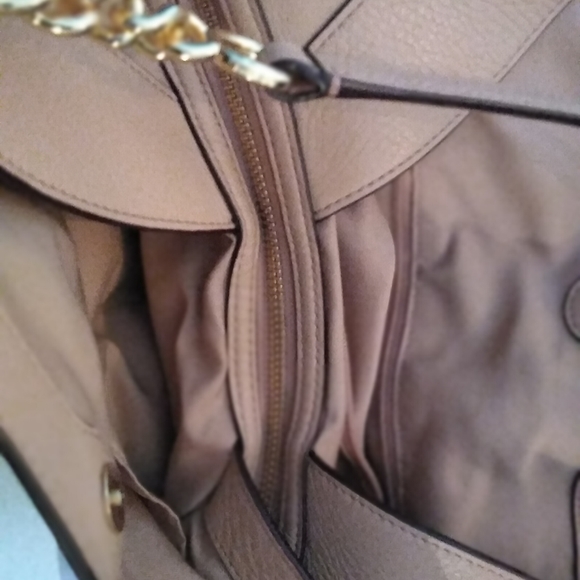 Light pink coach purse - Picture 3 of 9